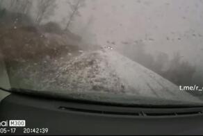 А за окном зима, зима!