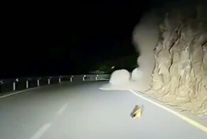 Похоже, он спас им жизнь