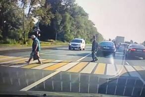 Сегодня прокуратура Чувашии показала кадры фатального сноса пожилой женщины в августе сего года на переходе в Чебоксарах