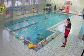 Уборка тренером спортивного инвентаря и написание смс чуть не привели к трагедии