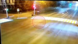 В Хабаровске в 5 утра водитель Ауди вылетел на красный и снёс Королу