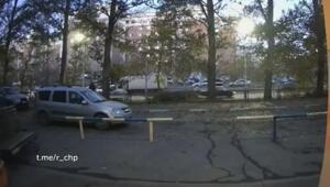 Вернемся в Омск, но теперь на улицу Дмитриева, где вчера утром 61-летний водитель "Ларгуса" сбил трехлетнюю девочку, когда она вместе с мамой шла в детский сад