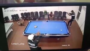 Бильярд, чтоб вы знали, тоже вреден для здоровья
Особенно в Эквадоре