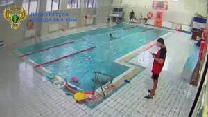 Уборка тренером спортивного инвентаря и написание смс чуть не привели к трагедии