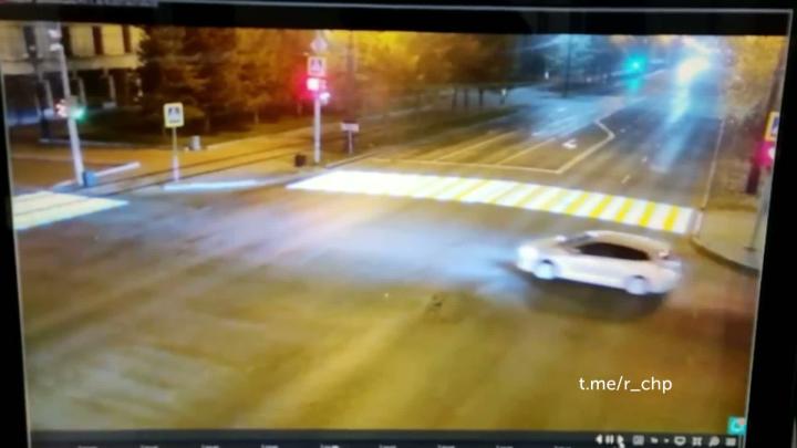 Забрал три жизни
Сегодня ночью в Хабаровске летчик на Audi A5 попытался проскочить перекресток на красный и вынес с дороги Toyota Caldina Забрал три жизни
Сегодня ночью в Хабаровске летчик на Audi A5 попытался проскочить перекресток на красный и вынес с дороги Toyota Caldina
