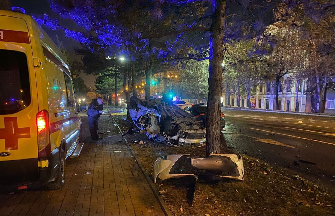 Забрал три жизни
Сегодня ночью в Хабаровске летчик на Audi A5 попытался проскочить перекресток на красный и вынес с дороги Toyota Caldina Забрал три жизни
Сегодня ночью в Хабаровске летчик на Audi A5 попытался проскочить перекресток на красный и вынес с дороги Toyota Caldina