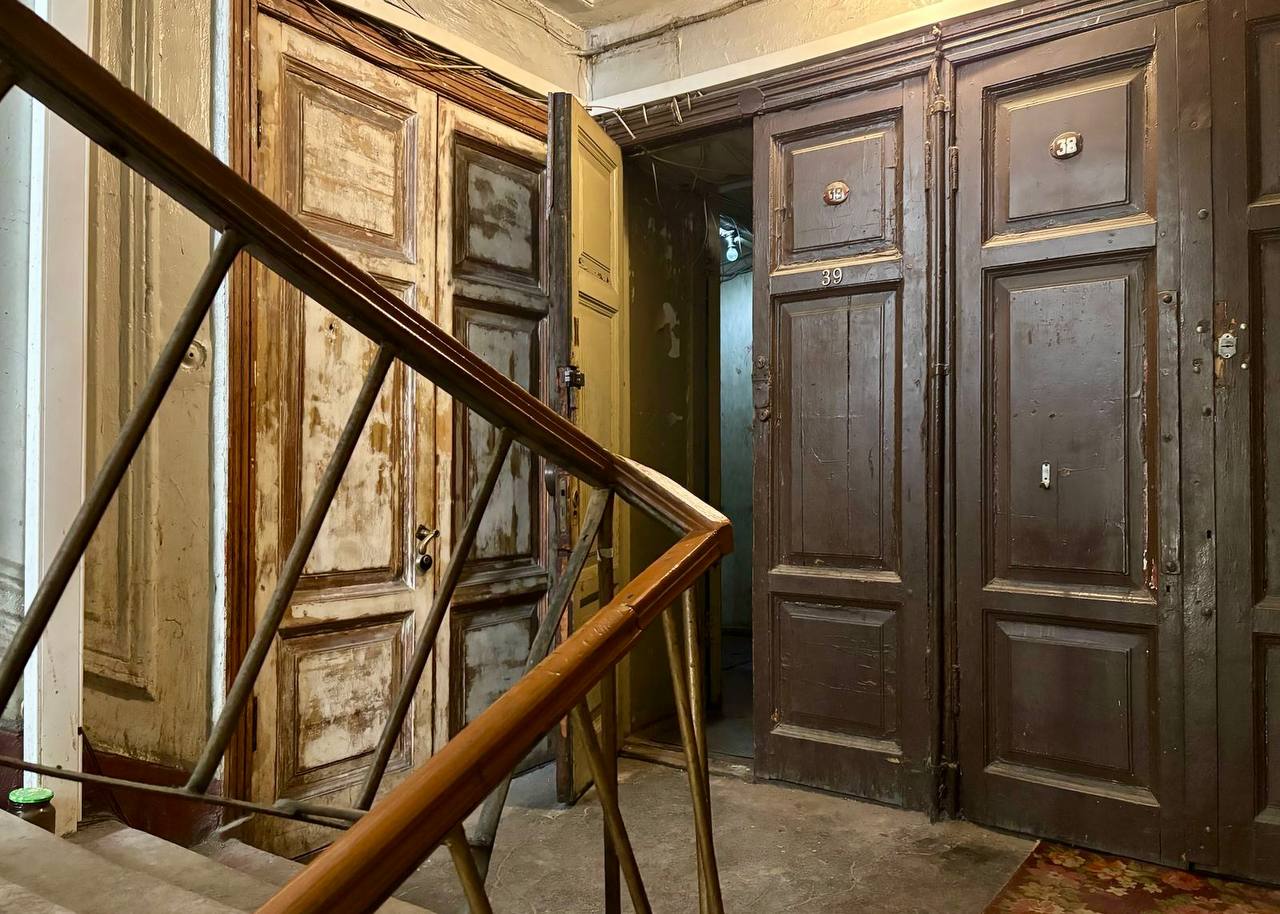 Весной мы активно обсуждали (посты: раз, два, три) поступок гражданина Шапкина, который убил и расчленил стимпанк-модельера в квартире на Загородном проспекте в Санкт-Петербурге Весной мы активно обсуждали (посты: раз, два, три) поступок гражданина Шапкина, который убил и расчленил стимпанк-модельера в квартире на Загородном проспекте в Санкт-Петербурге