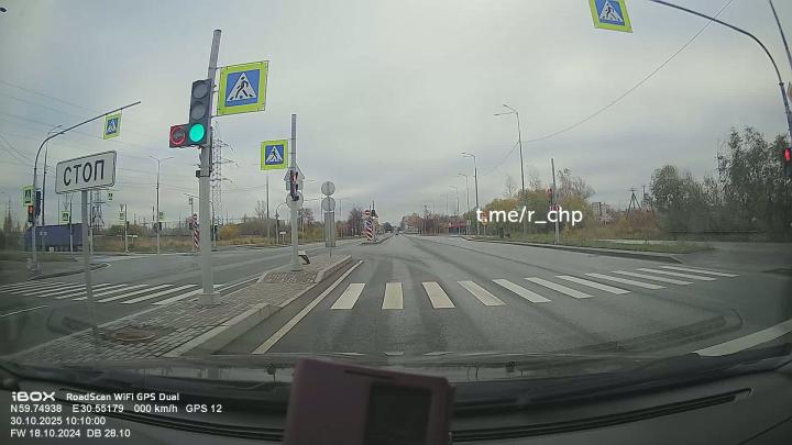 Всю жизнь глядятся в ночь усталые глаза - в пути шофер-дальнобойщик
Просто сегодняшняя фура на Колпинском шоссе под Спб Всю жизнь глядятся в ночь усталые глаза - в пути шофер-дальнобойщик
Просто сегодняшняя фура на Колпинском шоссе под Спб