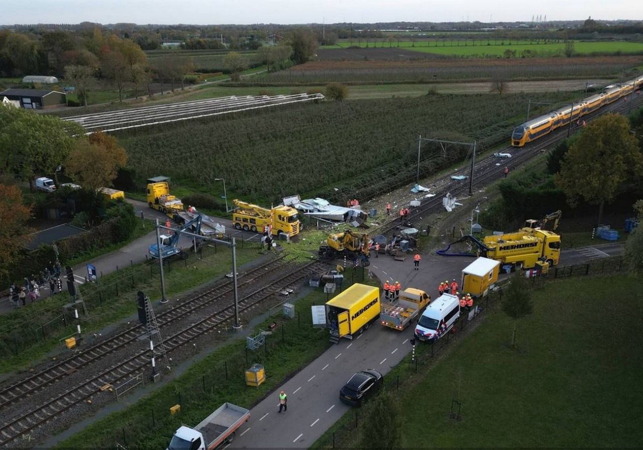 Ох уж эти знаменитые неприкасаемые шлагбаумы! Ох уж эти знаменитые неприкасаемые шлагбаумы!