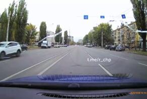 Иногда я залипаю в кино, которые с первого взгляда ни о чем