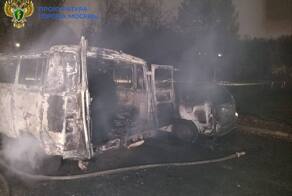 ️Ночью на парковке во дворе жилого дома на ул