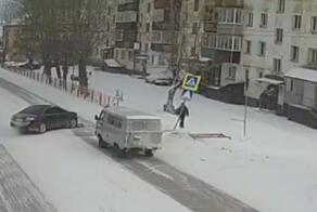 Чуть-чуть не вписался в поворот

Сегодня днем в Усть-Куте