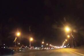 Информация по одному из фрагментов свежей подборки:

Водитель БМВ подрезал мотоцикл, едущий впереди колонны