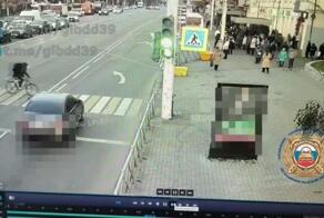 Технически велосипедист все же пересек проезжую часть и добрался до тротуара