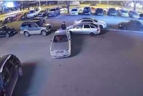 В Магнитогорске водитель не поставил машину на ручник и та покатилась