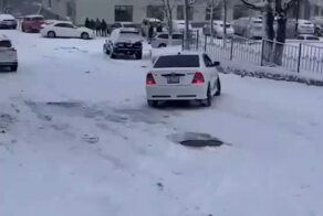 На Камчатке вчера водители пытались вспомнить навыки зимнего вождения