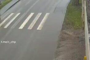 Не виноватая я, он сам приехал

В пятницу днем в Мытищах Дон Газельеро размялся у перехода и прилег на бочок, а перед этим чуть не сбил женщину