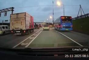 Мы все учились понемногу…

Ученик на электробусе осваивает азы вождения в столице