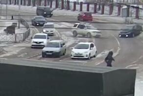 Коврик всему виной

Сегодня утром на Тобольской улице в Улан-Удэ