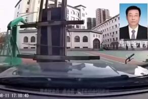 В Китае водятел решил добить сбитого пешехода, чтобы не выплачивать пожизненную компенсацию