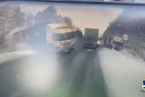 На трассе сошлись две Скании и Вольво