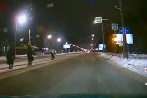 Пешеходный переход, светофор не работает - может скорость сбросить?