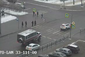 Вы проехали на красный!