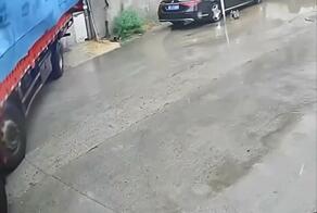 Забор совсем не держит удар ‍