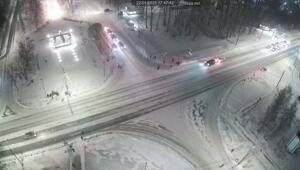 Два года колонии-поселения получил 23-летний водитель Geely Emgrand из Вологды, который в январе пролетел на красный и насмерть сбил 16-летнего студента