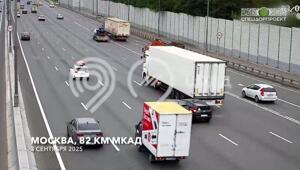 Снято днем 3 сентября на 82-м километре МКАД