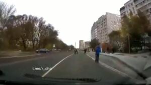 Сейчас, сынок, я покажу тебе, как управлять этой штукой!