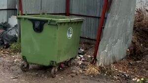 Тут все хорошо

Знаете выражение "яма величиной с КамАЗ"?