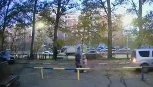 Водитель был слеп, а пешеходы почему-то шли не по тротуару