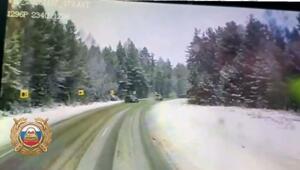 Последние секунды жизни 44-летнего водителя Toyota Corolla, который сегодня утром на трассе Р-258 "Байкал" в Иркутской области, как сказано в сводке, "не справился с управлением, выехал на полосу встречного движения и совершил столкновение с большегрузом Scania"