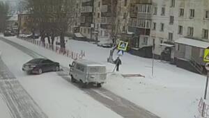 Чуть-чуть не вписался в поворот

Сегодня днем в Усть-Куте