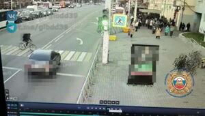 Технически велосипедист все же пересек проезжую часть и добрался до тротуара