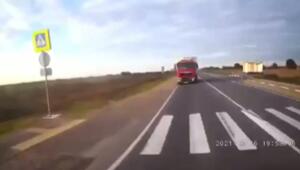 Не пропустил большегруз на перекрёстке