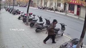 Кто-то из здешних комментаторов в старости

#Китай_как_всегда