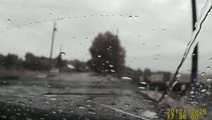 Он не едет, он стоит