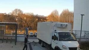 Казанский шофёр устроил разгром на въезде в ЖК