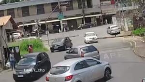 Так-то не трамвай, конечно, но не объехал