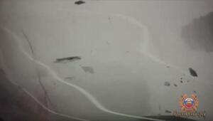 Ни черта же не видно, надо поддать газу!