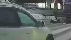 В Новосибирске группа пешеходов шагнула прямо под фуру