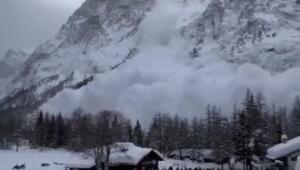 Гвозди бы делать из этих людей в очереди