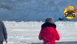 Момент ухода под лёд буханки с китайскими туристами
