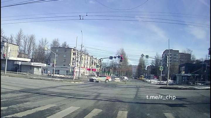 "Ленинградский проспект в Ярославле