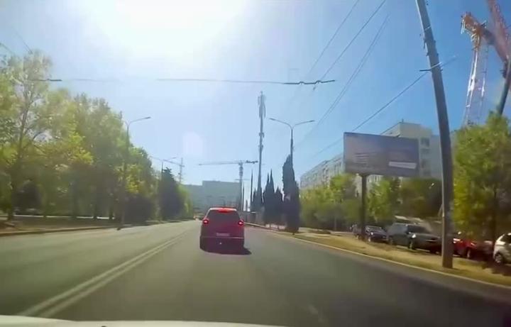 Обрушение башенного крана попало на запись регистратора
