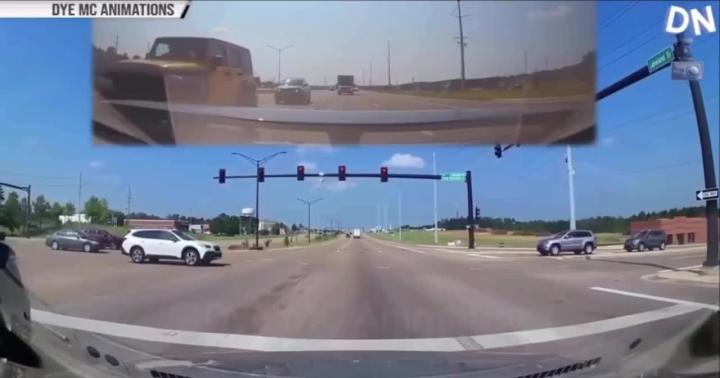 Торопыга на перекрёстке отправил в нокаут белый автомобиль