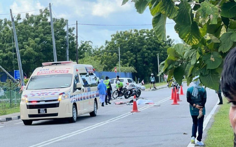 Участник проходившей в Малайзии велогонки Langkawi Legendary Ride попал под колеса автомобиля и скончался до прибытия врачей