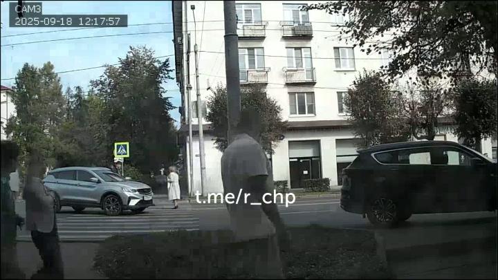 Какая пружинистая и устойчивая женщина

Владимир